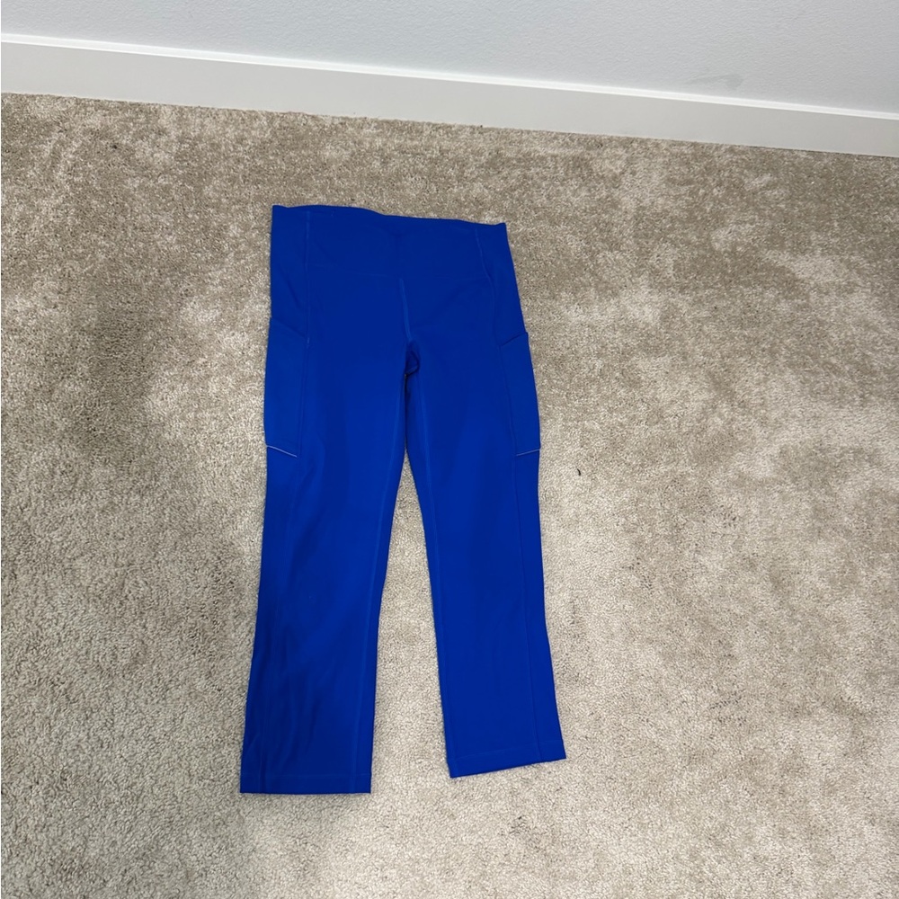 NWOT Lululemon Athletica Blue capri Leggings